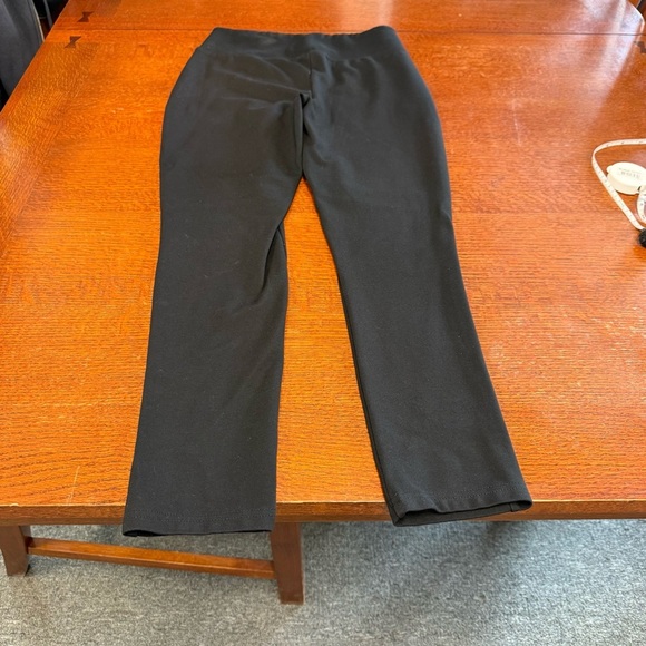 Kendall & Kylie  size Medium Black Leggings with Tapered Fit - Picture 2 of 7